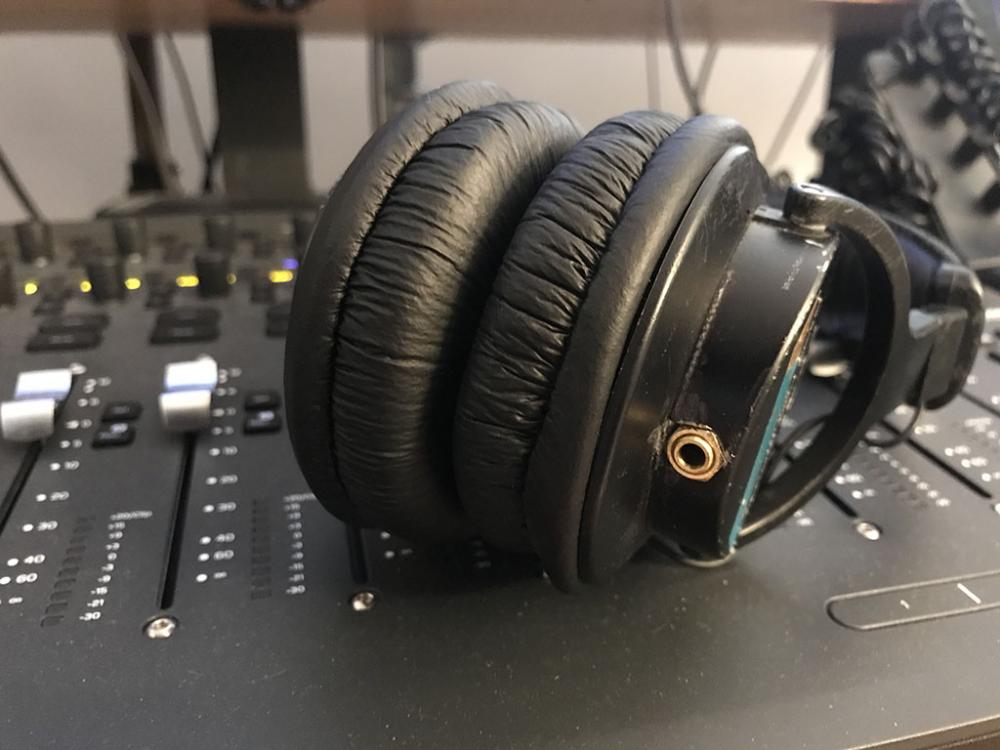 7605 Headphone mod 1024x768.jpg