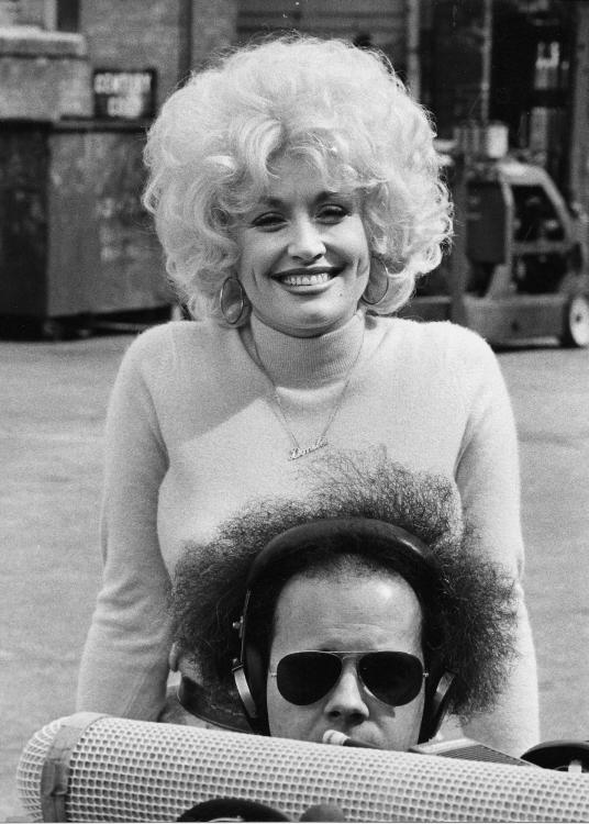 frame-dolly-parton.jpg